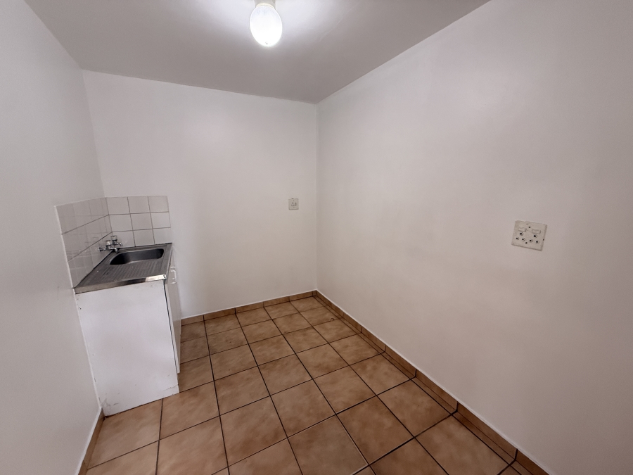 To Let Commercial Property for Rent in Parow Industrial Western Cape